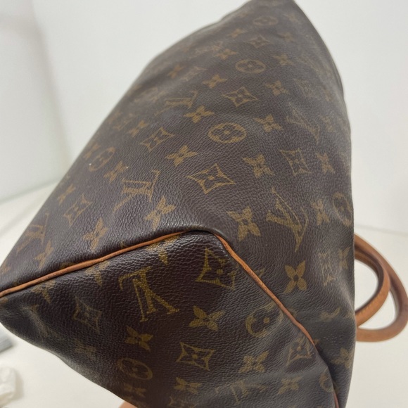 🎁LOUIS VUITTON 🎁
Monogram Speedy 30 - Picture 9 of 13
